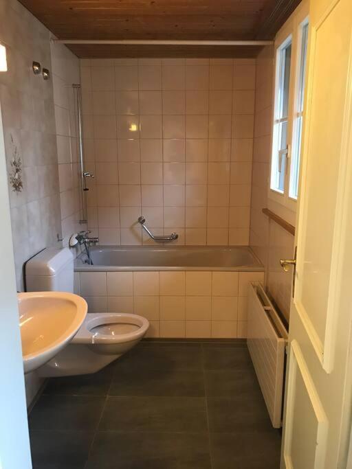 Appartement Simple Flat 72 M2 In The Centre Of Burgdorf With Private Parking Extérieur photo